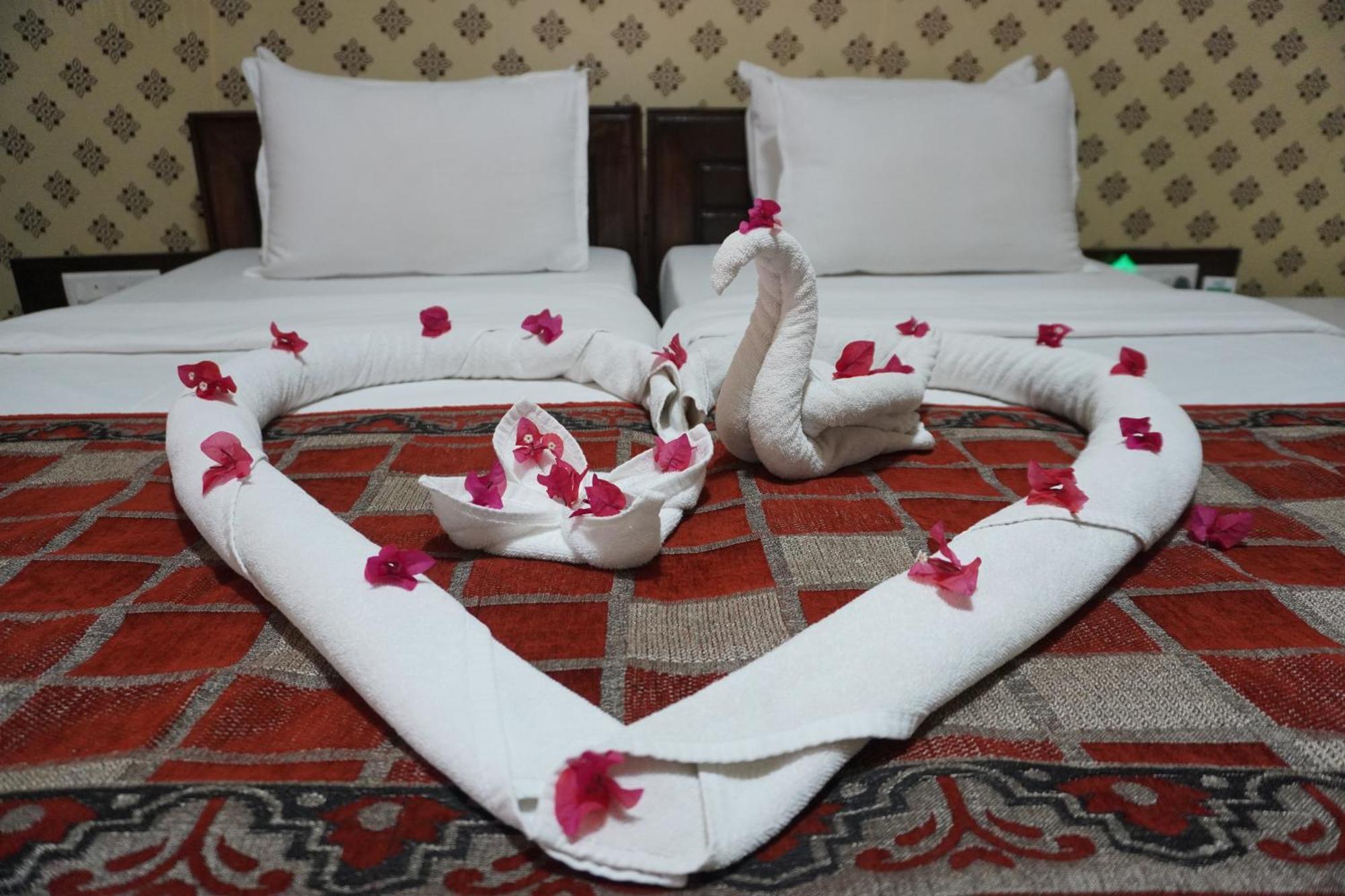 Praveg Tent City Narmada, Statue Of Unity Kevadia Экстерьер фото